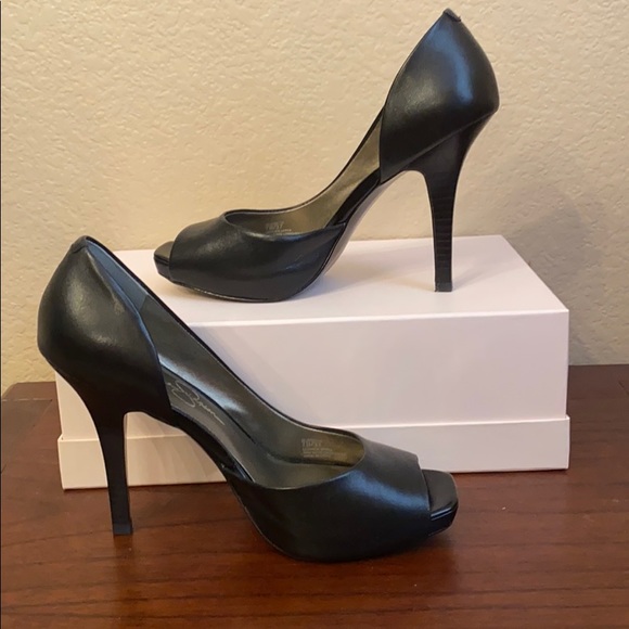 Jessica Simpson Black Heels - Picture 2 of 8